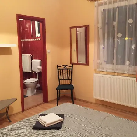 Maison d'hôtes Gyoengy Panzio Velence